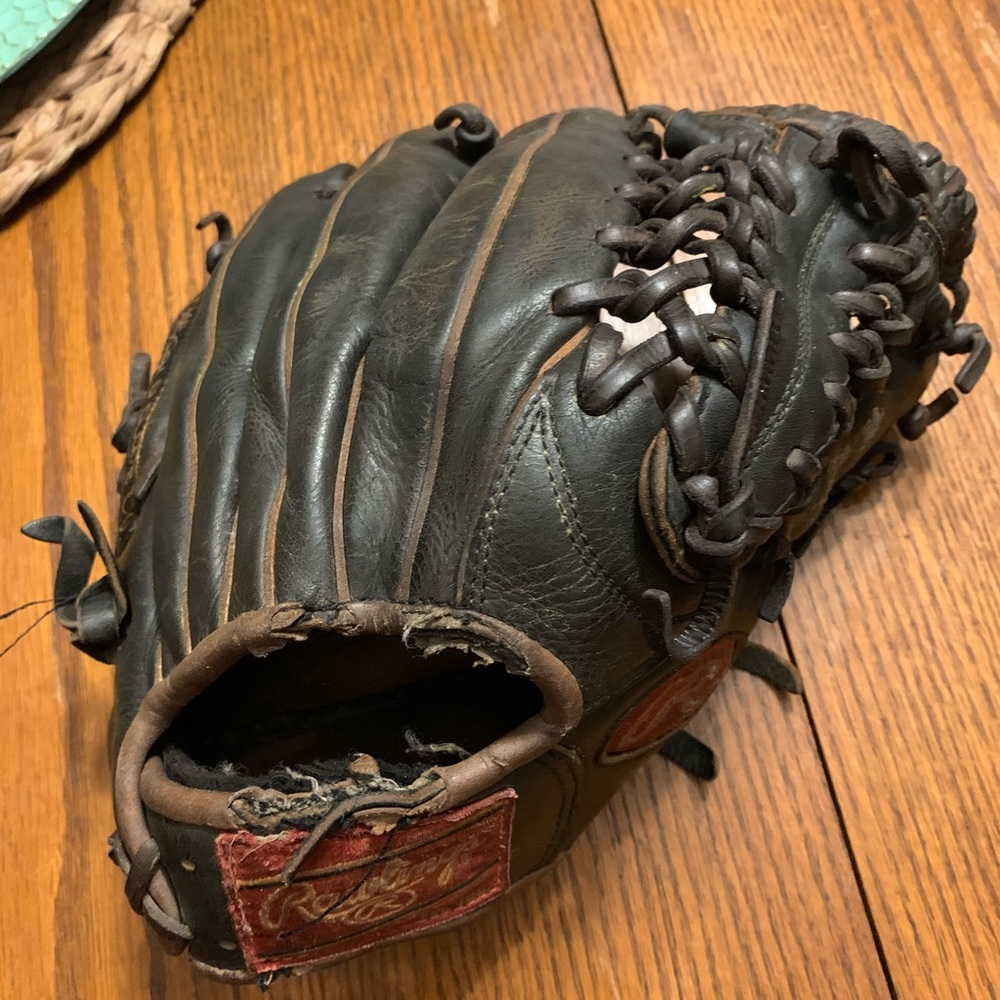 Rawlings Heart of the Hide 11.25in infielder baseball glove HOH